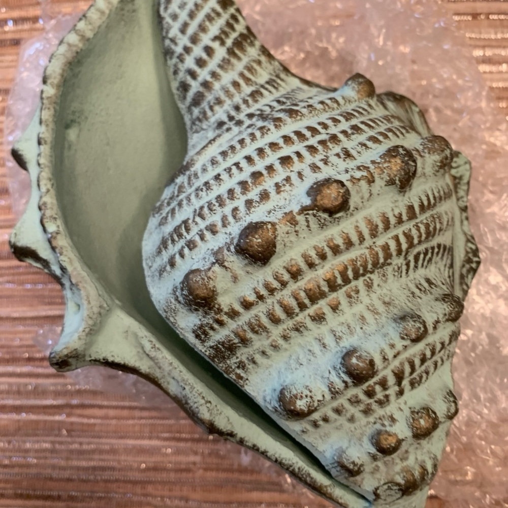Preloved vintage conch shell ceramic fade - Picture 3 of 11